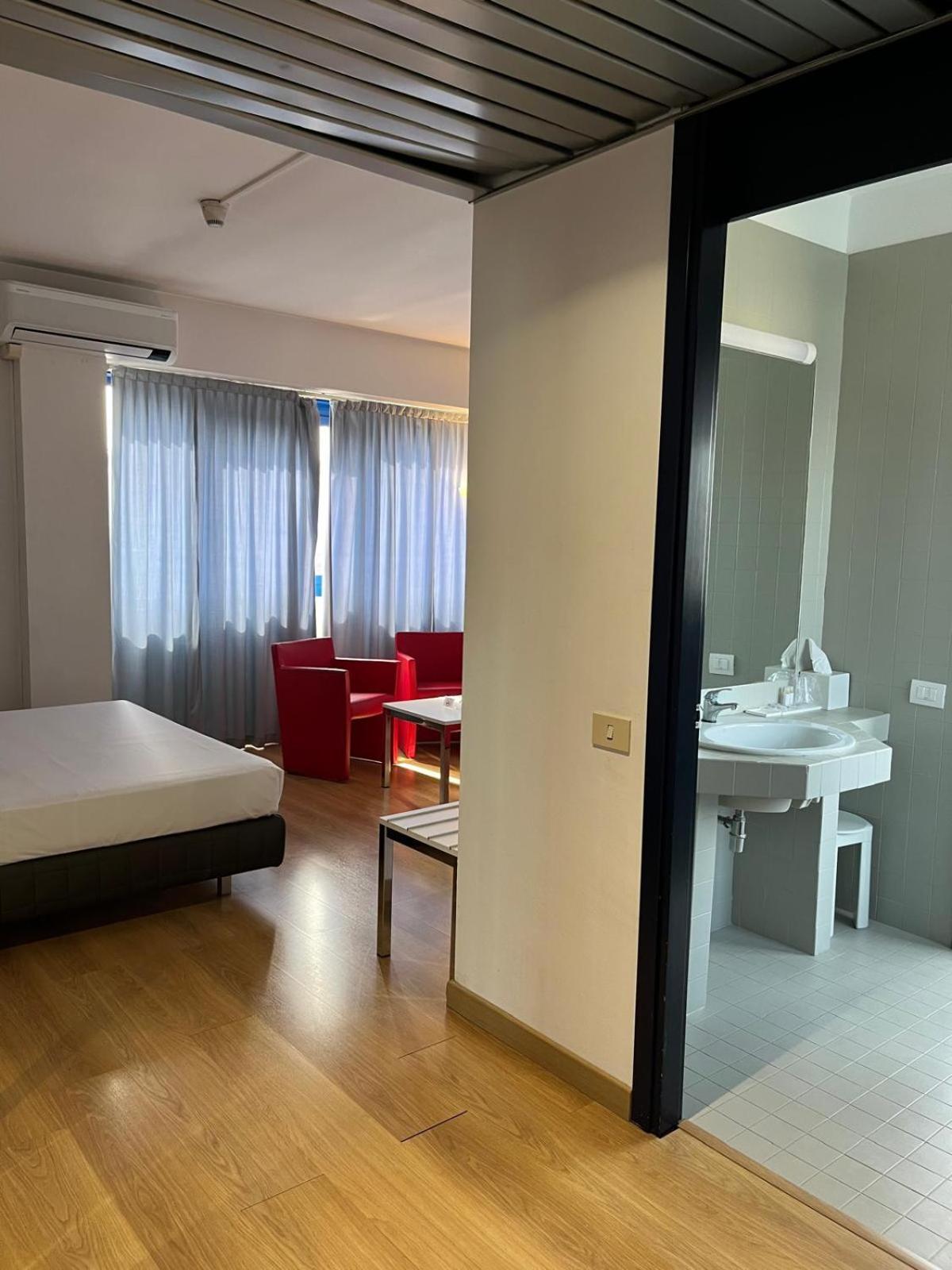 Park Hotel Residence Crema Exterior photo